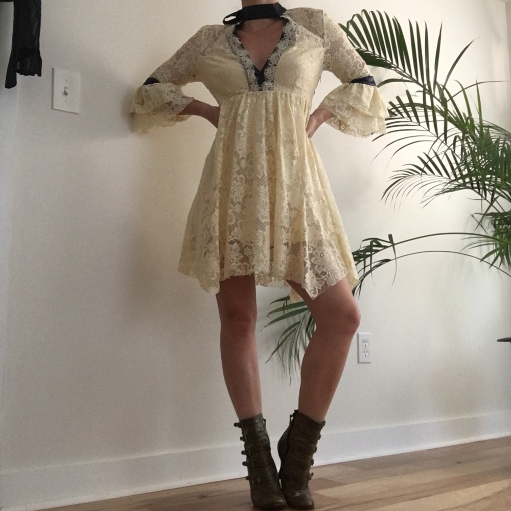 FREE PEOPLE Cream Lace Dress